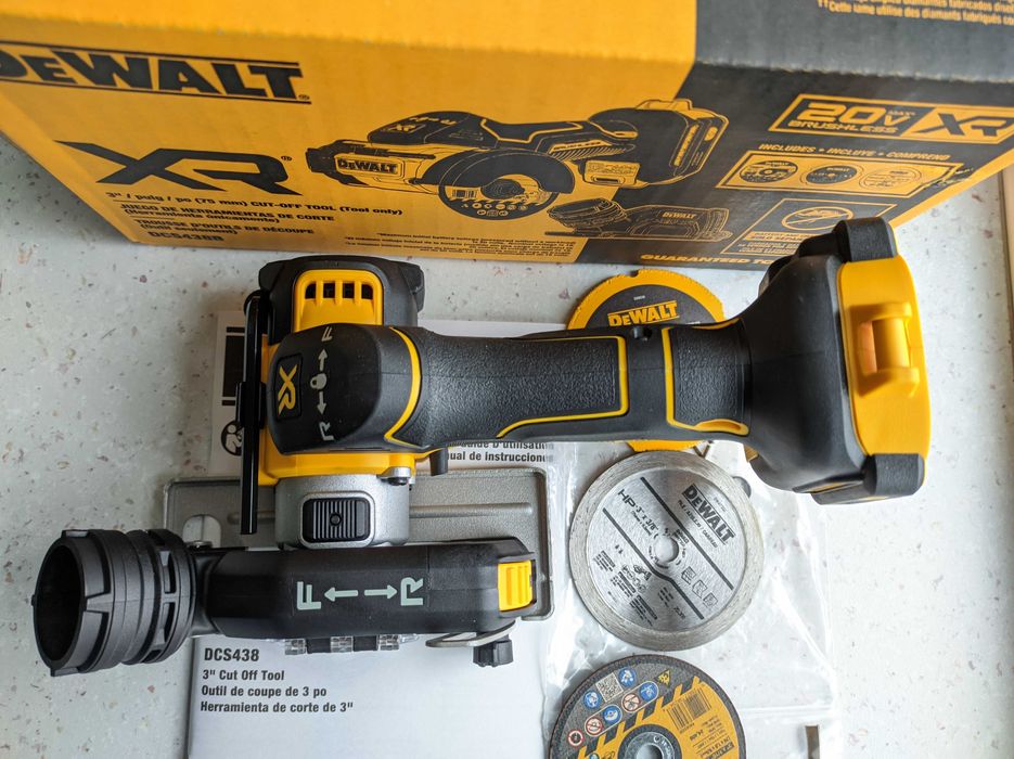 DeWalt DCS438B Аккумуляторная отрезная машинка болгарка УШМ пила 75мм