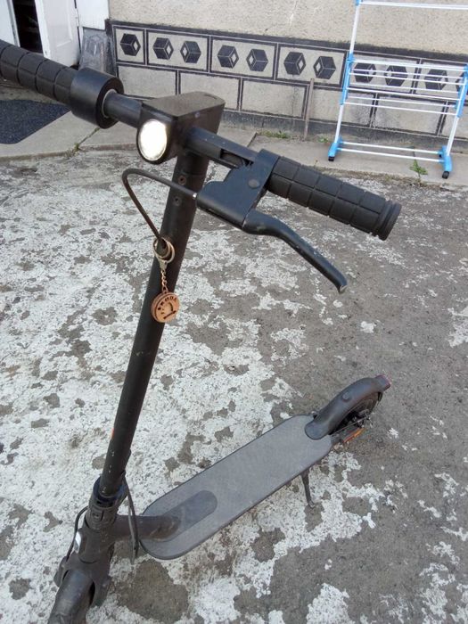 електросамокат XIaomi Ellectric Scooter Essential