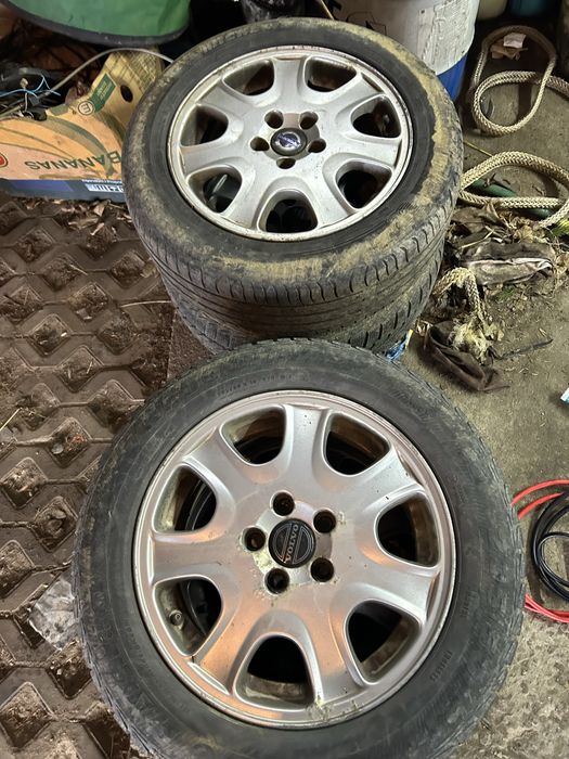 Felgi volvo R16 z oponami