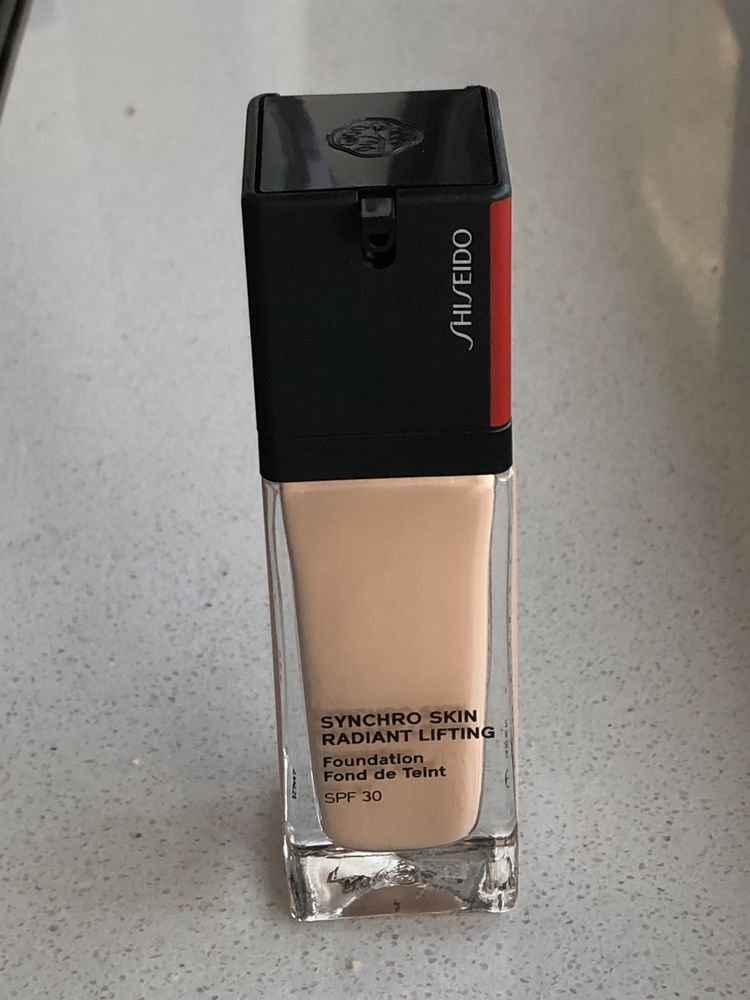 Shiseido synchro skin radiant lifting self-refreshing podklad 30ml