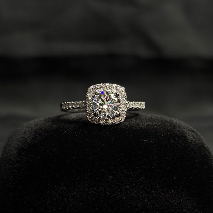 Каблучка з муассанітом 1 ct