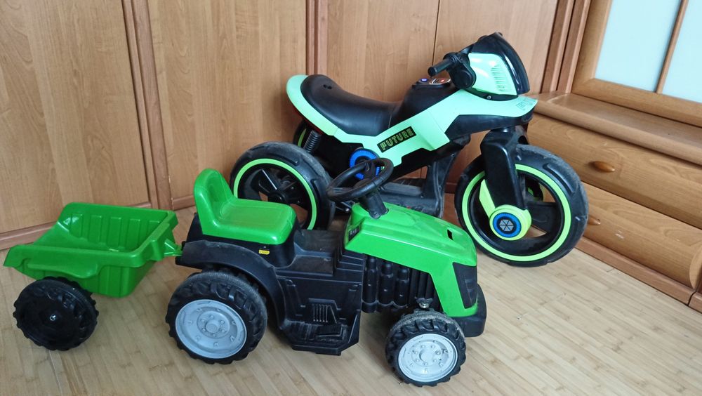 Traktor z przyczepka i motor dla dzieci