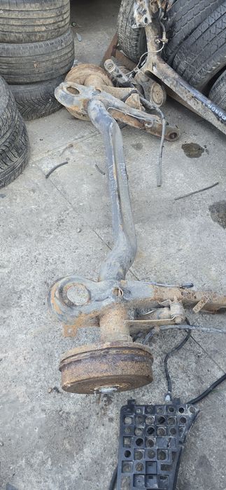 Belka tylna oś Peugeot Expert 2,0 2003 rok