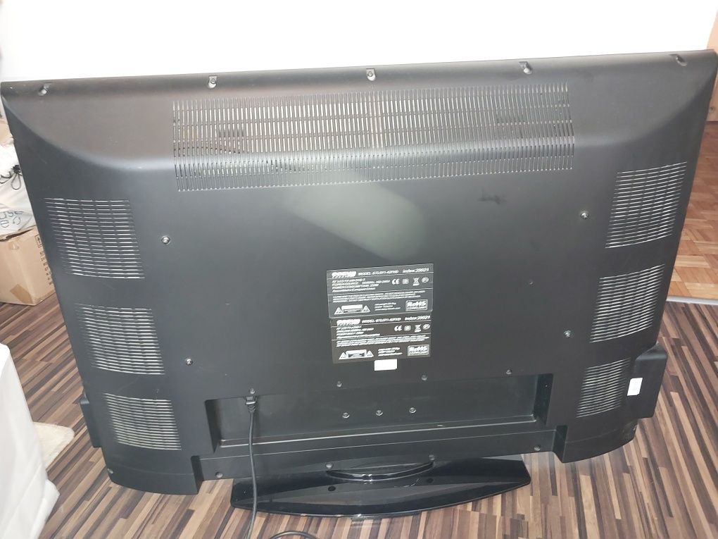 Telewizor uszkodzony  Easy Touch 42 cale z pilotem
