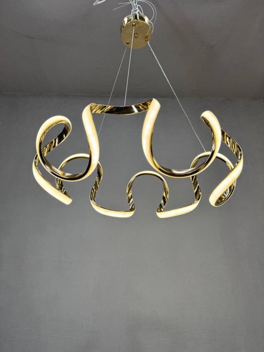 Стильна підвісна люстра,світлодіодна люстра зотола