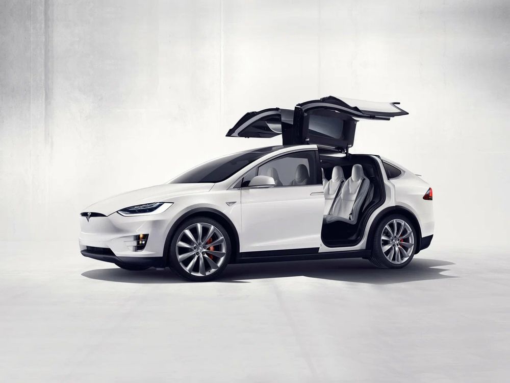 Оренда VIP авто Tesla Model X під весілля