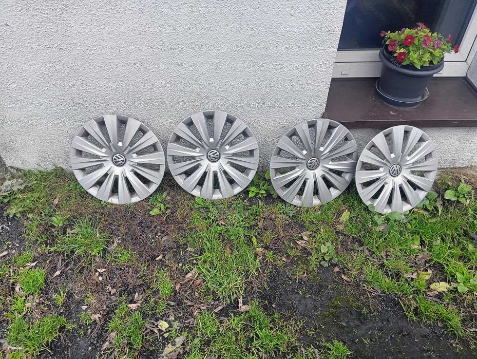4x Opony całoroczne, felgi stalowe, kołpaki od Golf 7