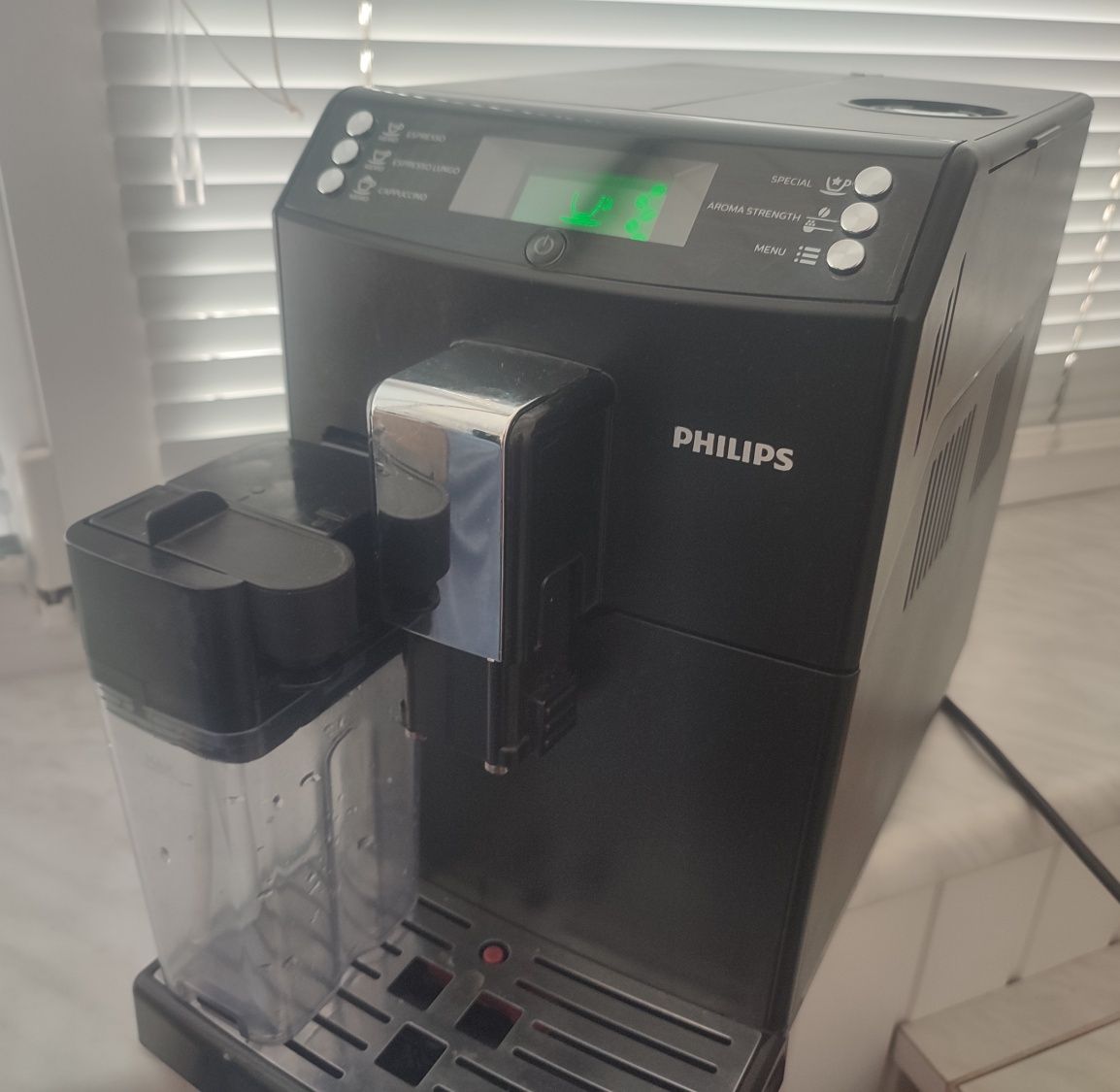 Кавомашина Philips minuto hd