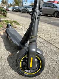 Hulajnoga elektryczna SEGWAY Ninebot KickScooter Max G2 D Czarny