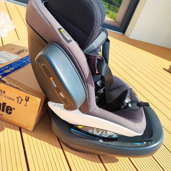 Zestaw fotelików samochodowych BeSafe + baza Isofix (0 - 4 lat)