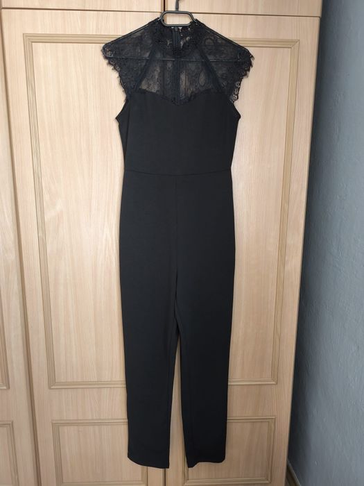 Czarny kombinezon