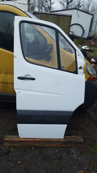 VW Crafter Sprinter W 906 передня права дверка двері Крафтер Спрінтер