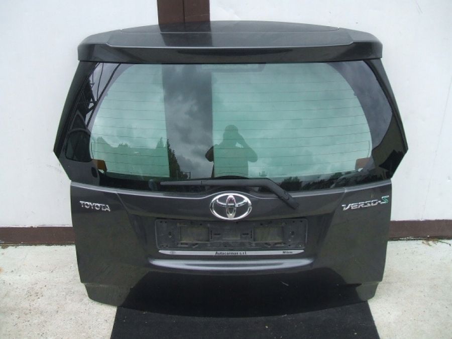 TOYOTA VERSO S VERSO-S SUBARU TREZIA TYŁ KLAPA tylna