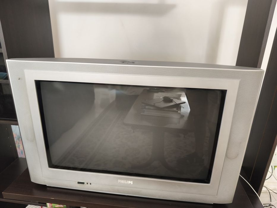 TV Philips  em ótimo estado