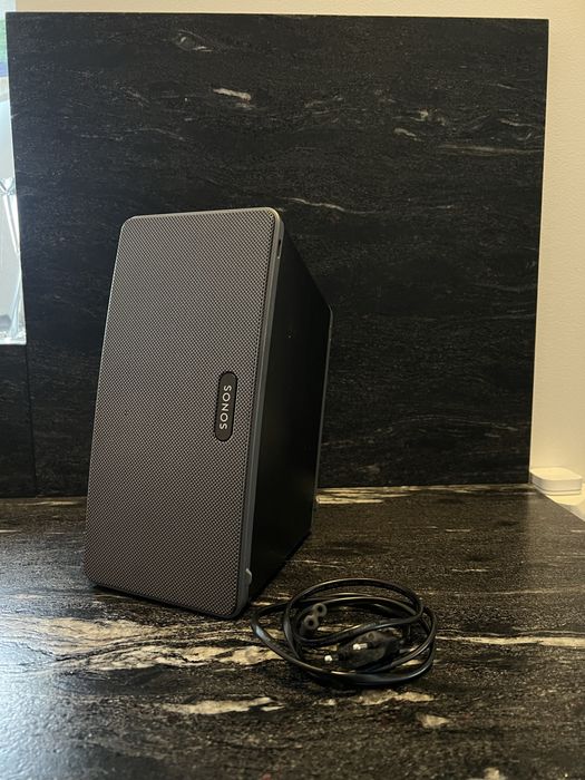 Czarny Sonos Play 3