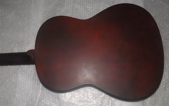 Guitarra clássica castanha sem verniz e kit