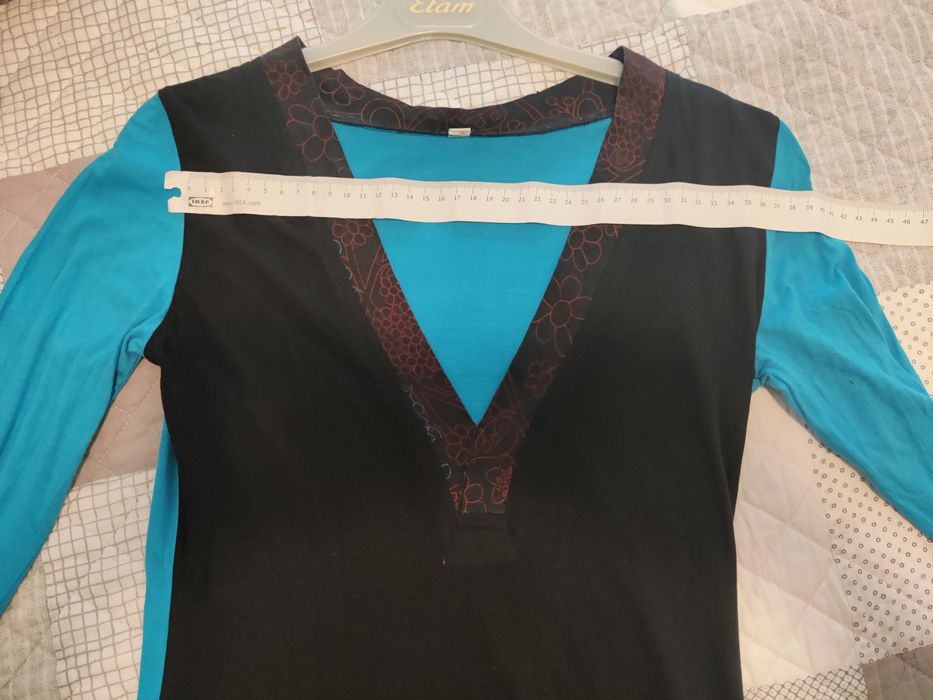 Túnica azul e preta, manga comprida S/M