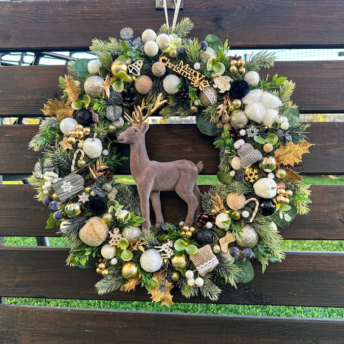 Ręcznie robiony wianek świąteczny na drzwi 44 cm z lampkami LED112515