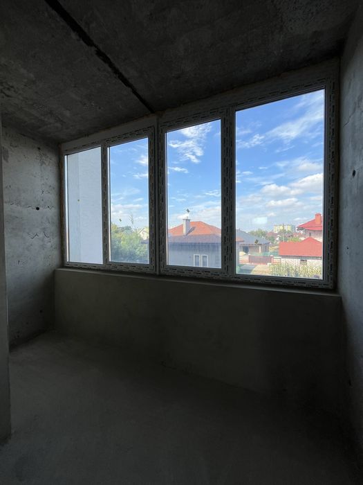 Продається простора 2 кім. 78,6м2. Кухня-вітальня 24 м2