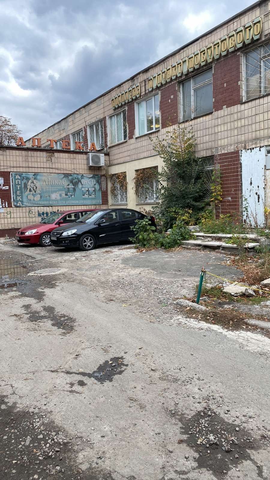 Продам помещение, Фасад, отд. вход, метро Голосеевская, ул. Демеевская