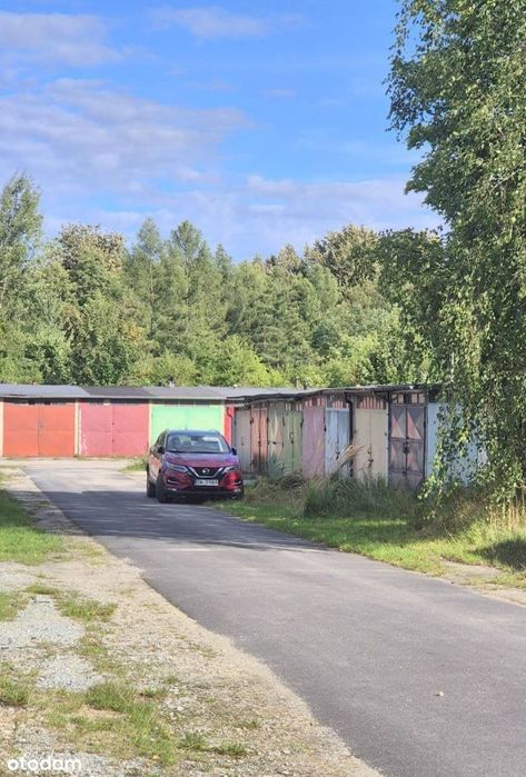 garaż w zabudowie szeregowej