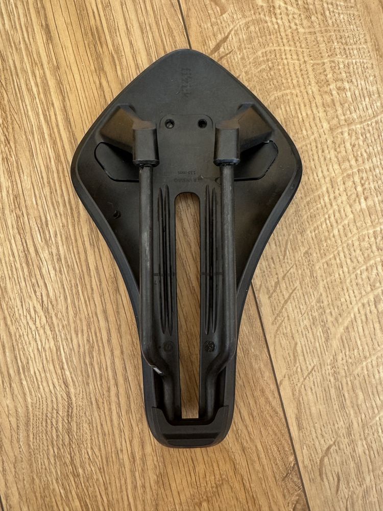 Selim Fizik Transiro Aeris LD R1 135mm