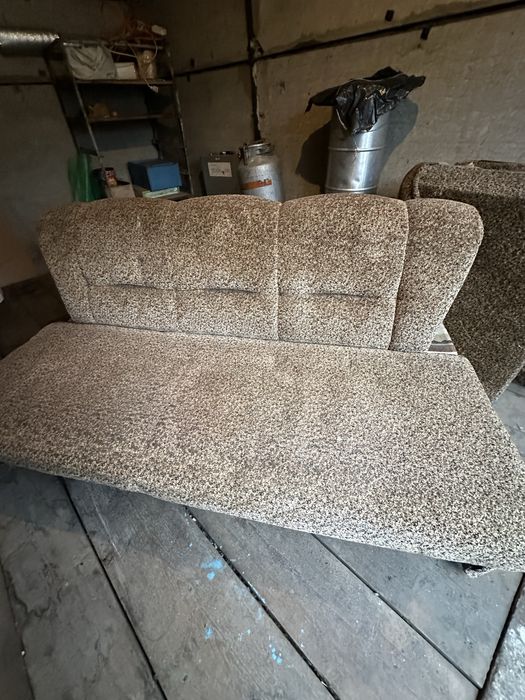 Продам диван в гарному стані