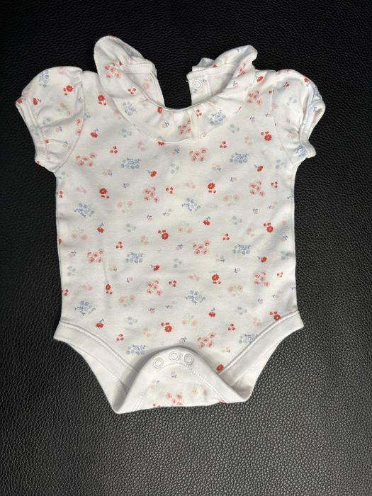 Вещи на  девочку возраст 6-9 месяцев