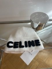 Piękna czapka Celine