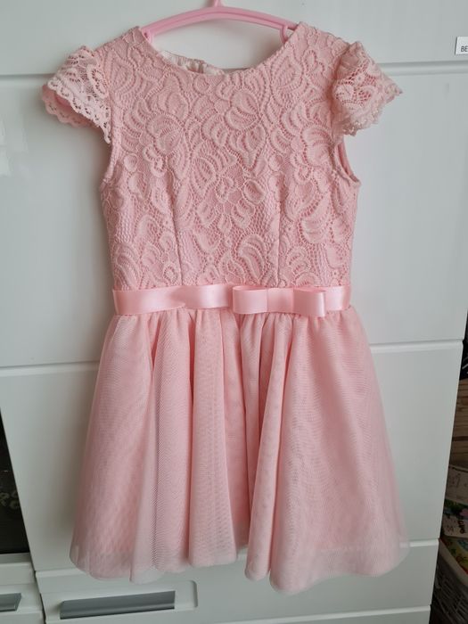 Sprzedam sliczna,elegancka sukienke r 98