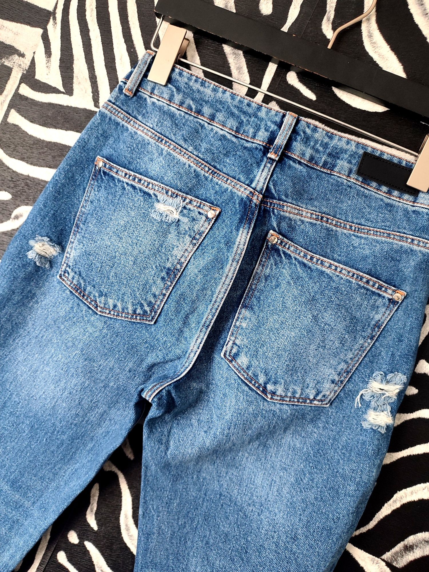 Damskie jeansy proste Zara z rozdarciami proste niebieskie S/36