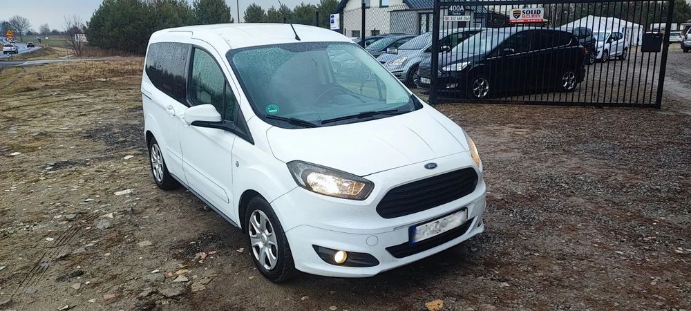 Ford Tourneo Courier bezwypadkowy nowy rozrząd fajna wersja super stan
