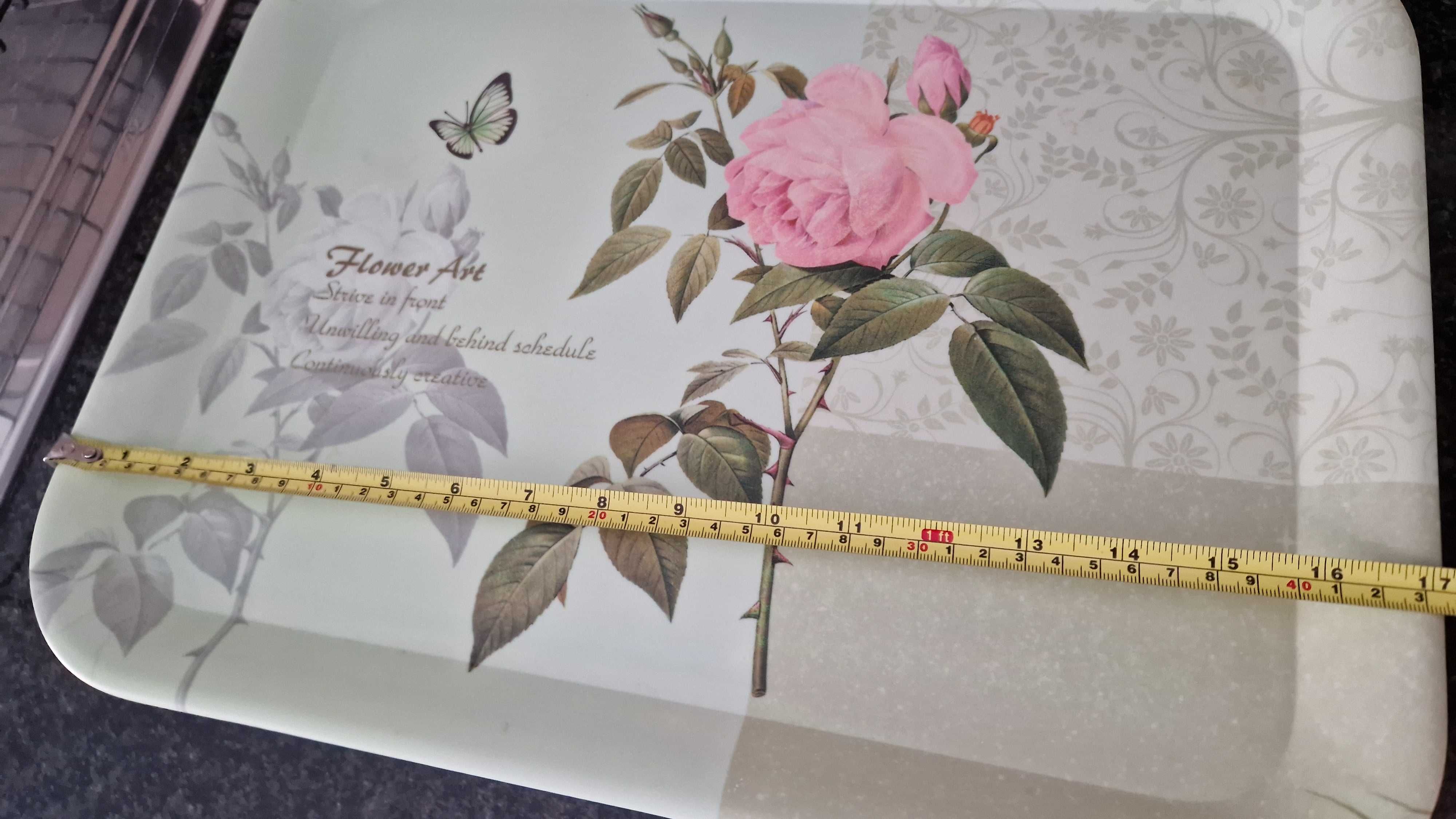 Tabuleiro de mesa, motivo floral