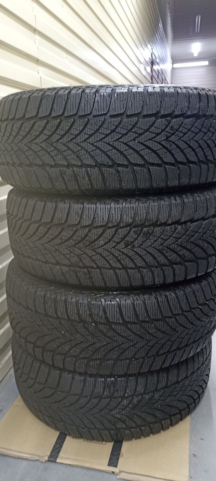 Зимові шини Goodyear UltraGrip Ice 2 235/55 R17