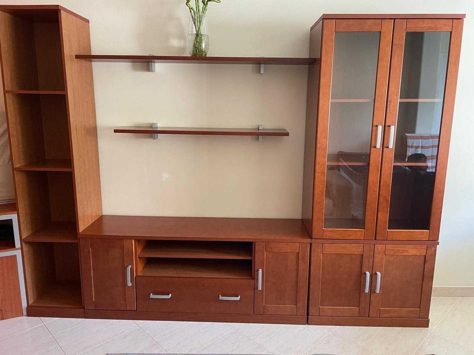 Móvel de sala com prateleiras de parede incluídas