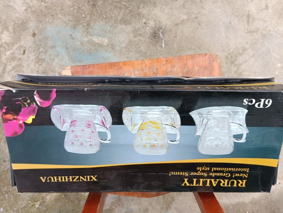 Набор чашек и конфетниц,, набор стаканов.