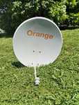 Antena satelitarna z uchwytem i konwertere