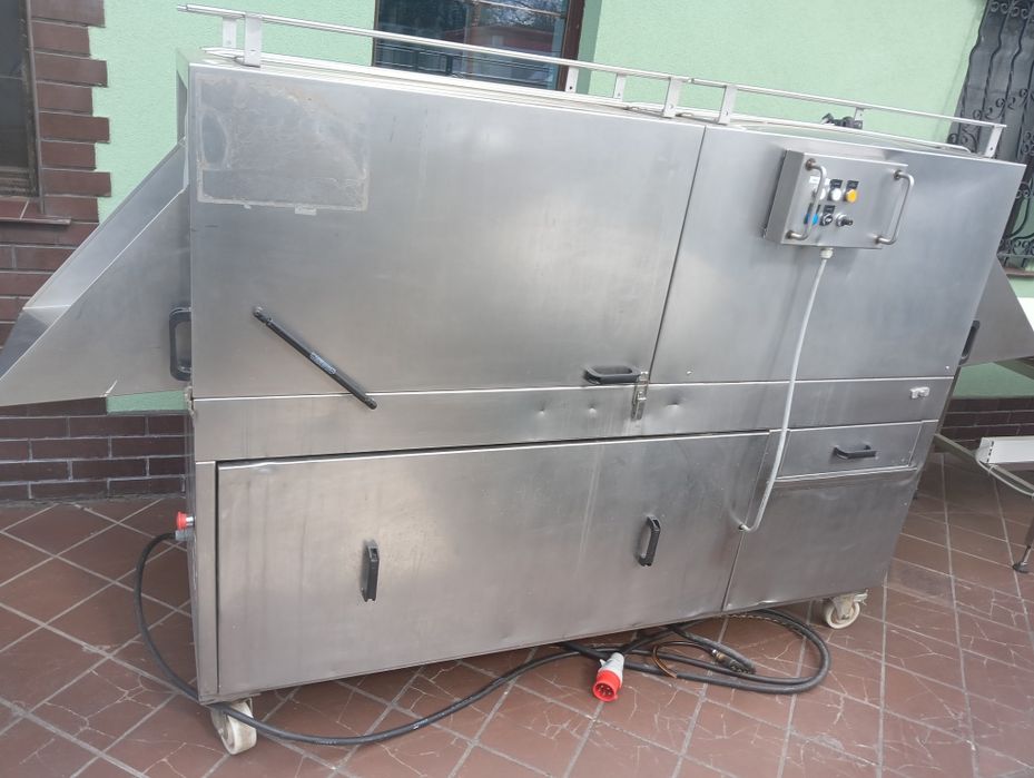 Zmywarka do koszy przelotowa