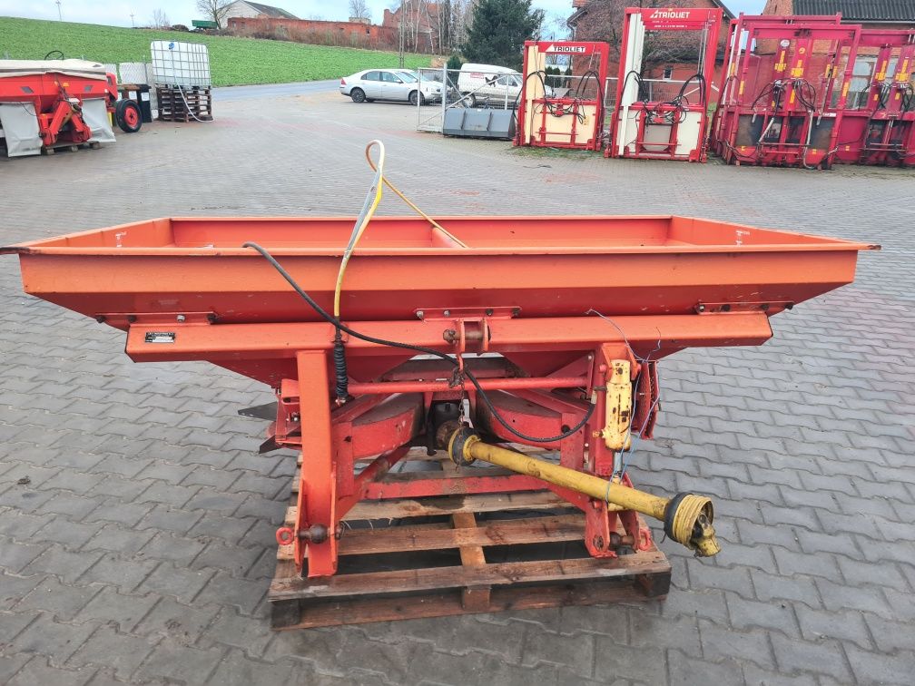 Rozsiewacz nawozu Lely centerliner amazone/kuhn