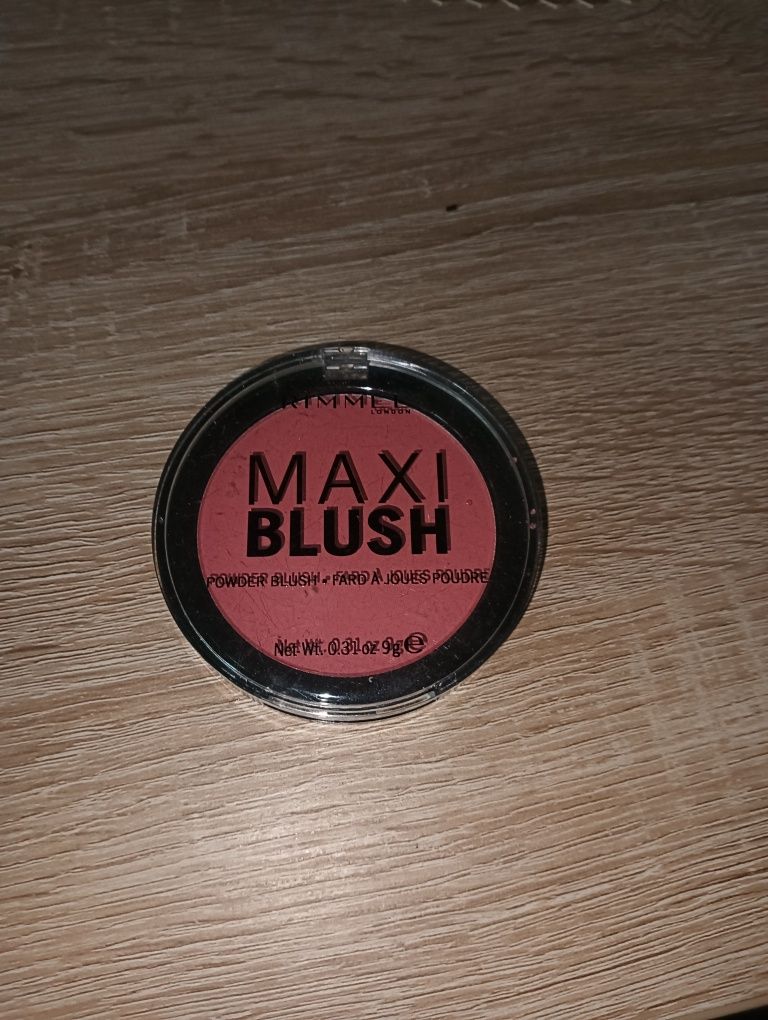 Rimmel Maxi Blush róż do policzków 

długotrwały róż do policzków expo