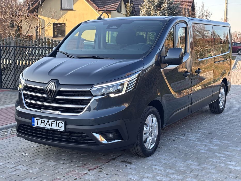 Wynajem Busa 8 osobowy Renualt Trafic Long Wypożyczalnia Box Hak