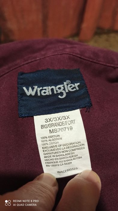 Джинсовая рубашка, пиджак, тенниска ольшого размера Wrangler.