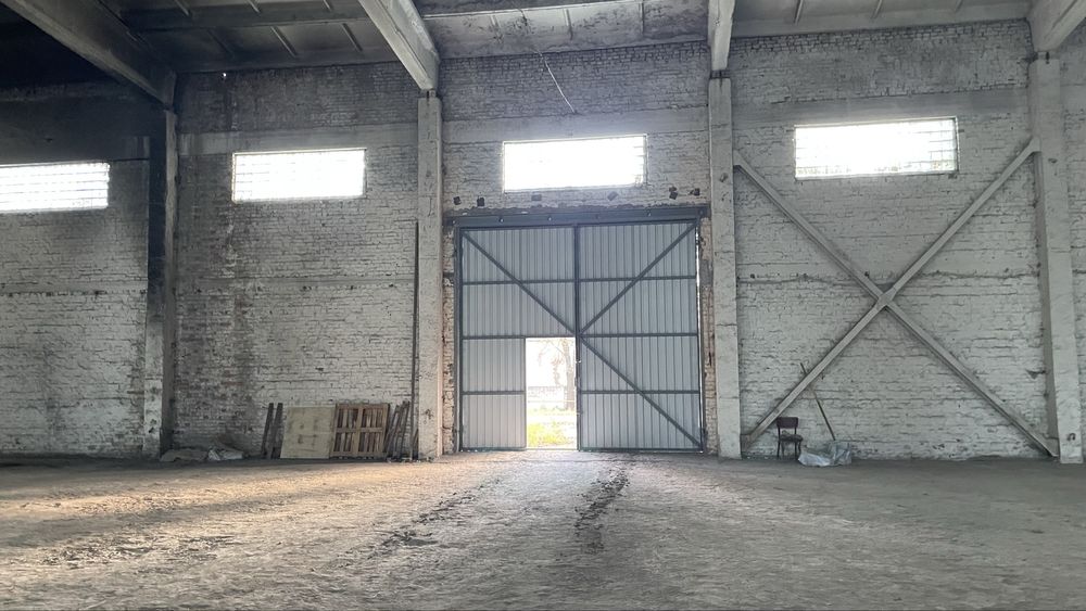 Продаж великого складського комплексу 8300 м.кв.