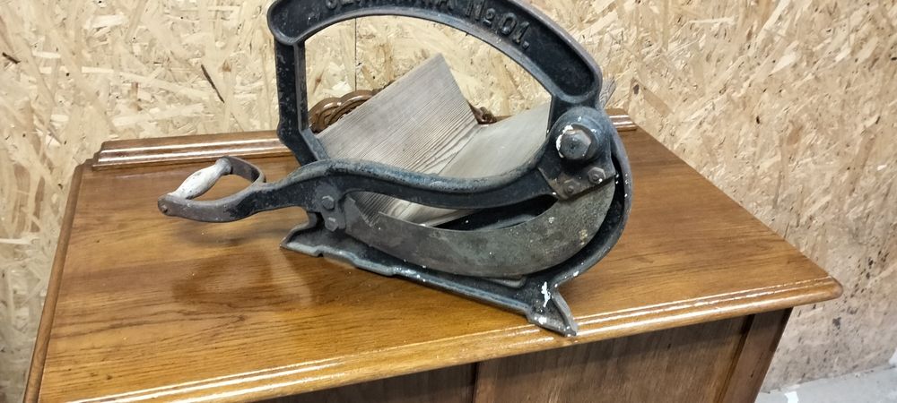 Stara wielką gilotyna do ziół