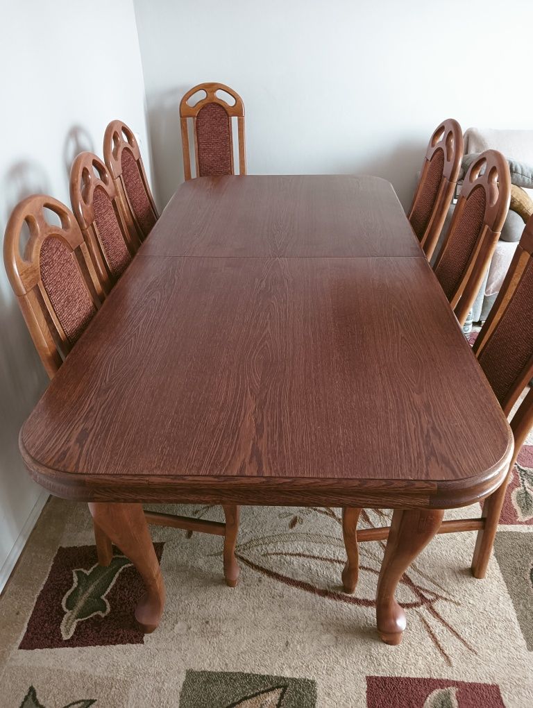 Zestaw mebli stół i 8 krzeseł