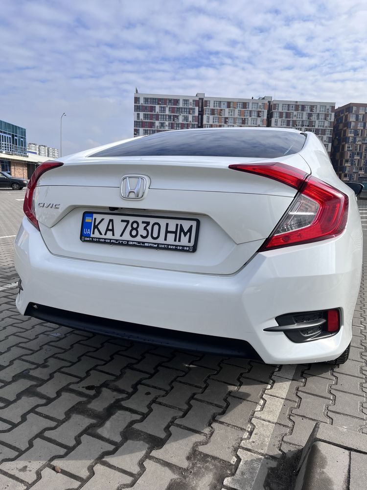 Продаю власну доглянуту Honda Civic 2019