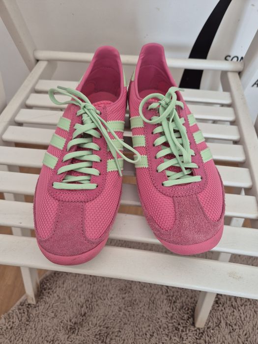 Ténis Rosa Adidas