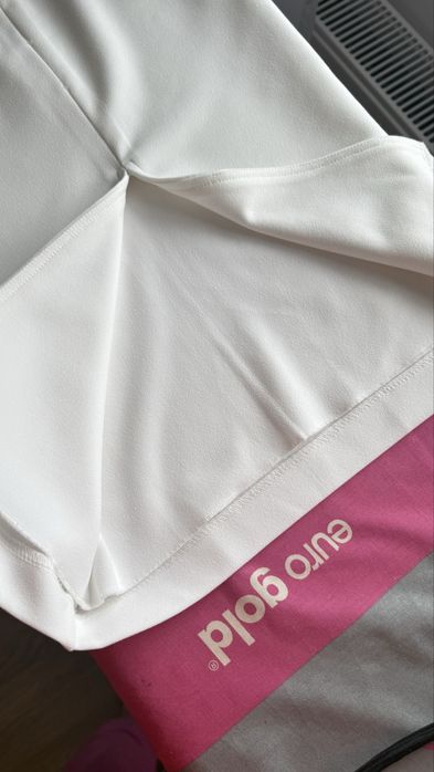 Продам білу сукню