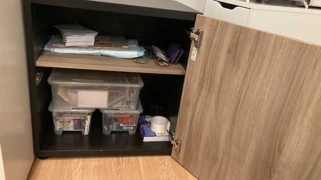 pequeno armario de armazenamento