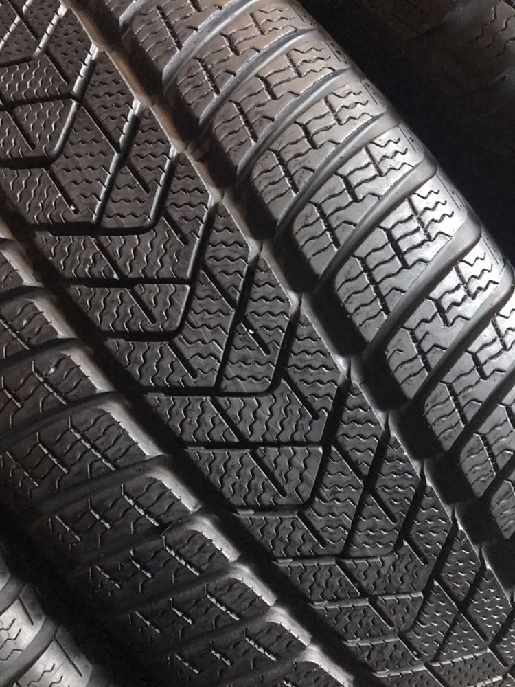 275/35/19+245/40/19 R19 Pirelli SottoZero 3 RSC 4шт зима